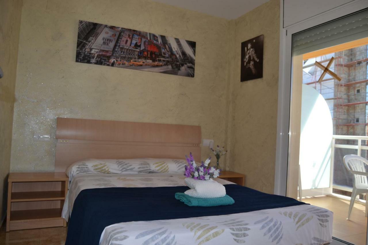 Fabuloso Apartamento Familiar Con Piscina En Salou Apartman Kültér fotó