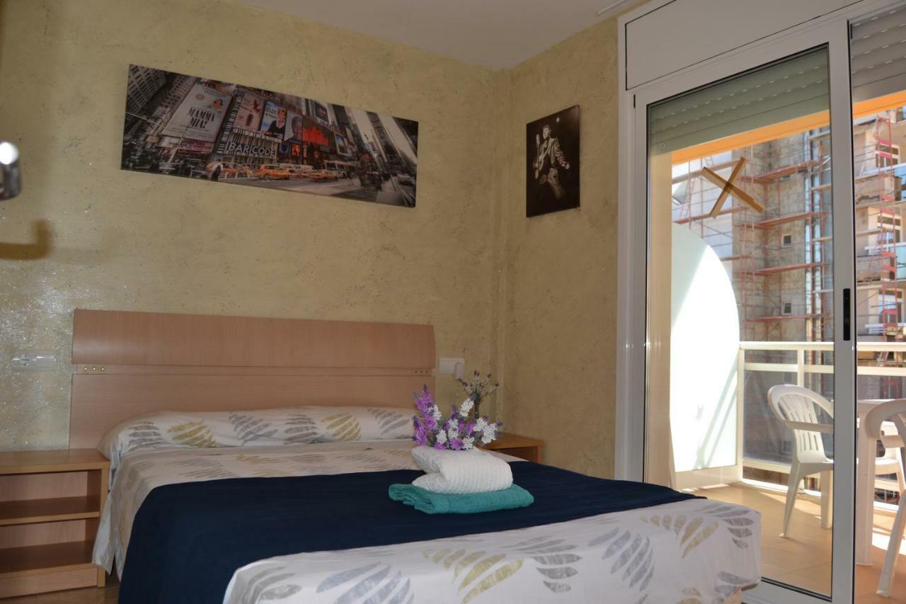 Fabuloso Apartamento Familiar Con Piscina En Salou Apartman Kültér fotó