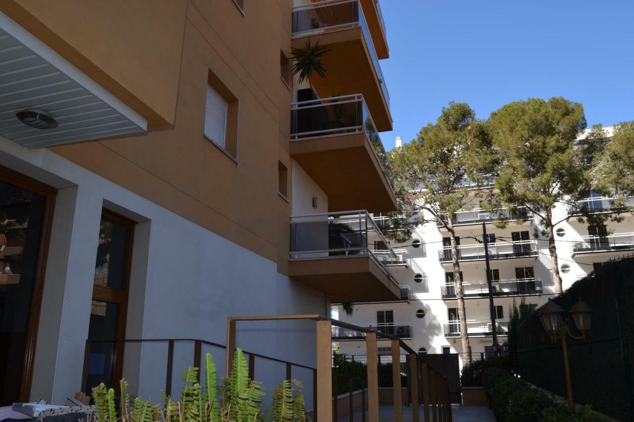 Fabuloso Apartamento Familiar Con Piscina En Salou Apartman Kültér fotó